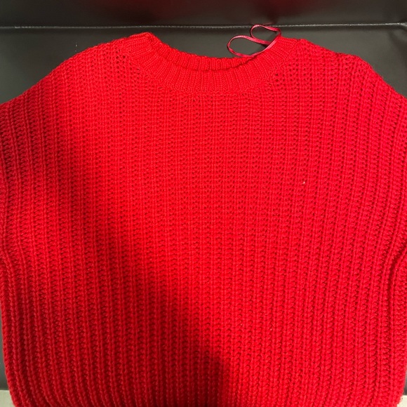 Red Jessica Simpson pullover - Picture 1 of 4